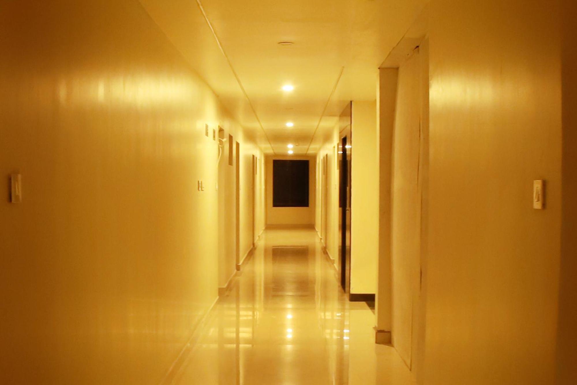 Hotel Sri Devi 根尼亚古马里 外观 照片