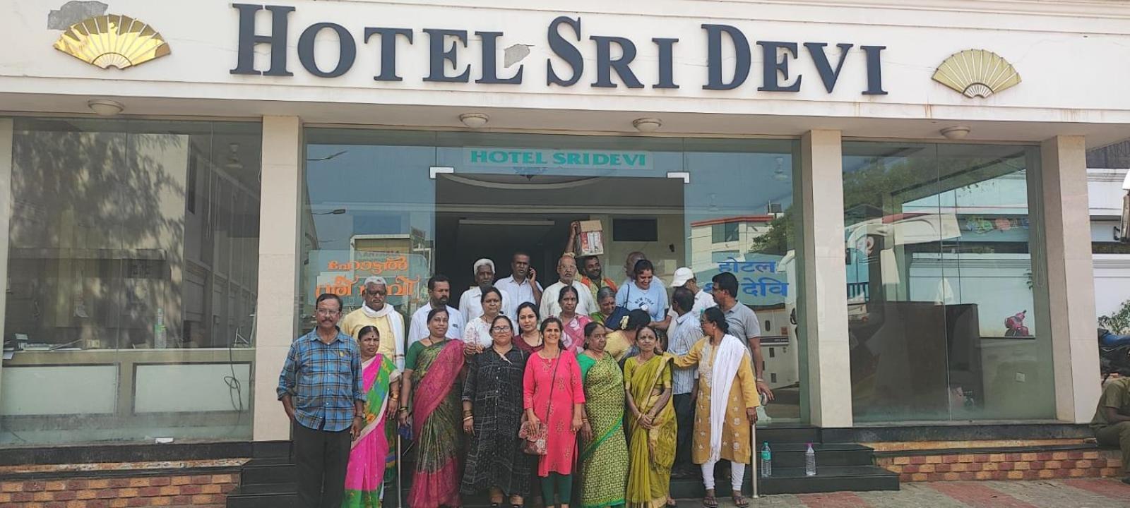 Hotel Sri Devi 根尼亚古马里 外观 照片
