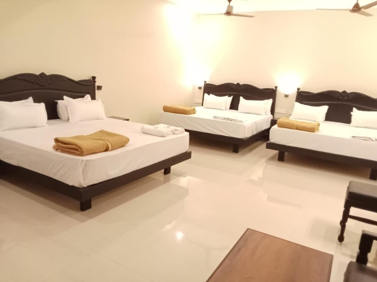 Hotel Sri Devi 根尼亚古马里 外观 照片