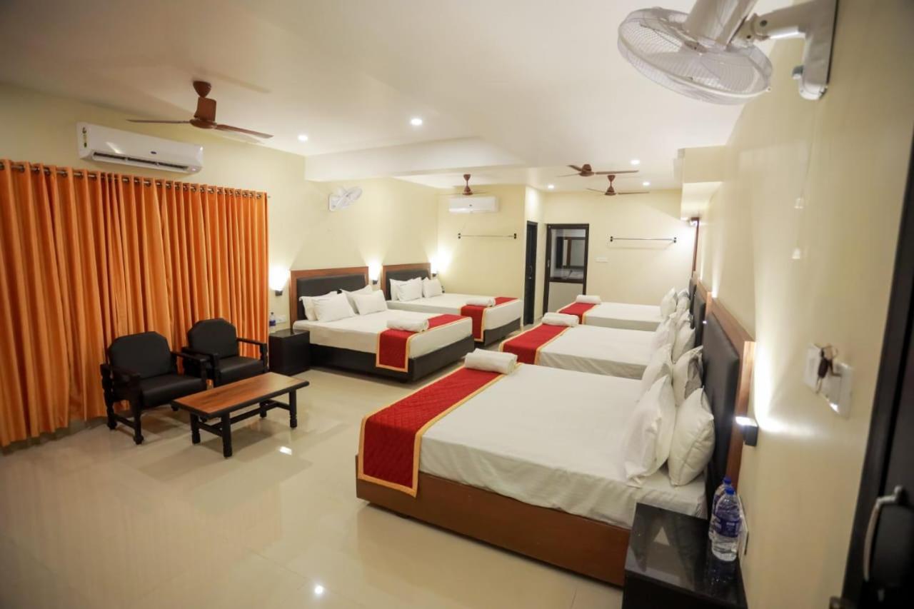 Hotel Sri Devi 根尼亚古马里 外观 照片