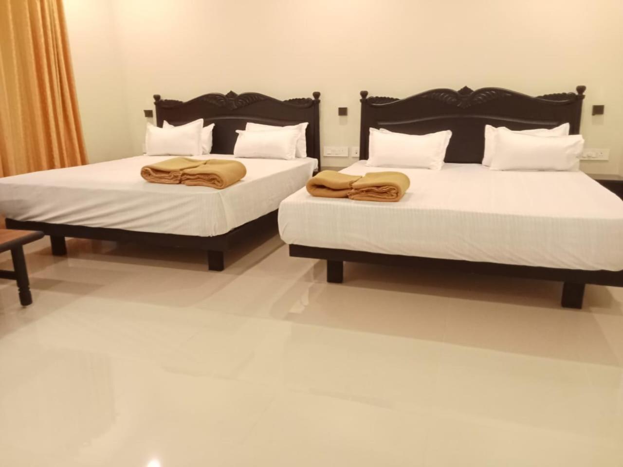 Hotel Sri Devi 根尼亚古马里 外观 照片