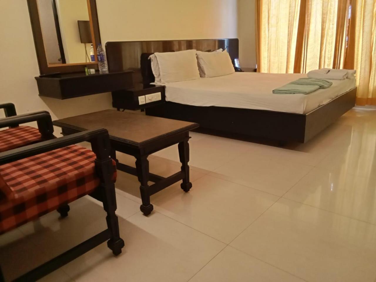 Hotel Sri Devi 根尼亚古马里 外观 照片